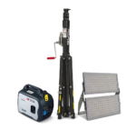 złożony do transportu maszt oświetleniowy z agregatem prądotwórczym w zestawie