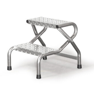 Aluminiowe schody o głębokim stopniu Faraone SGA – widok z przodu