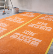 Zabezpieczenie podłogi przed remontem mata scley