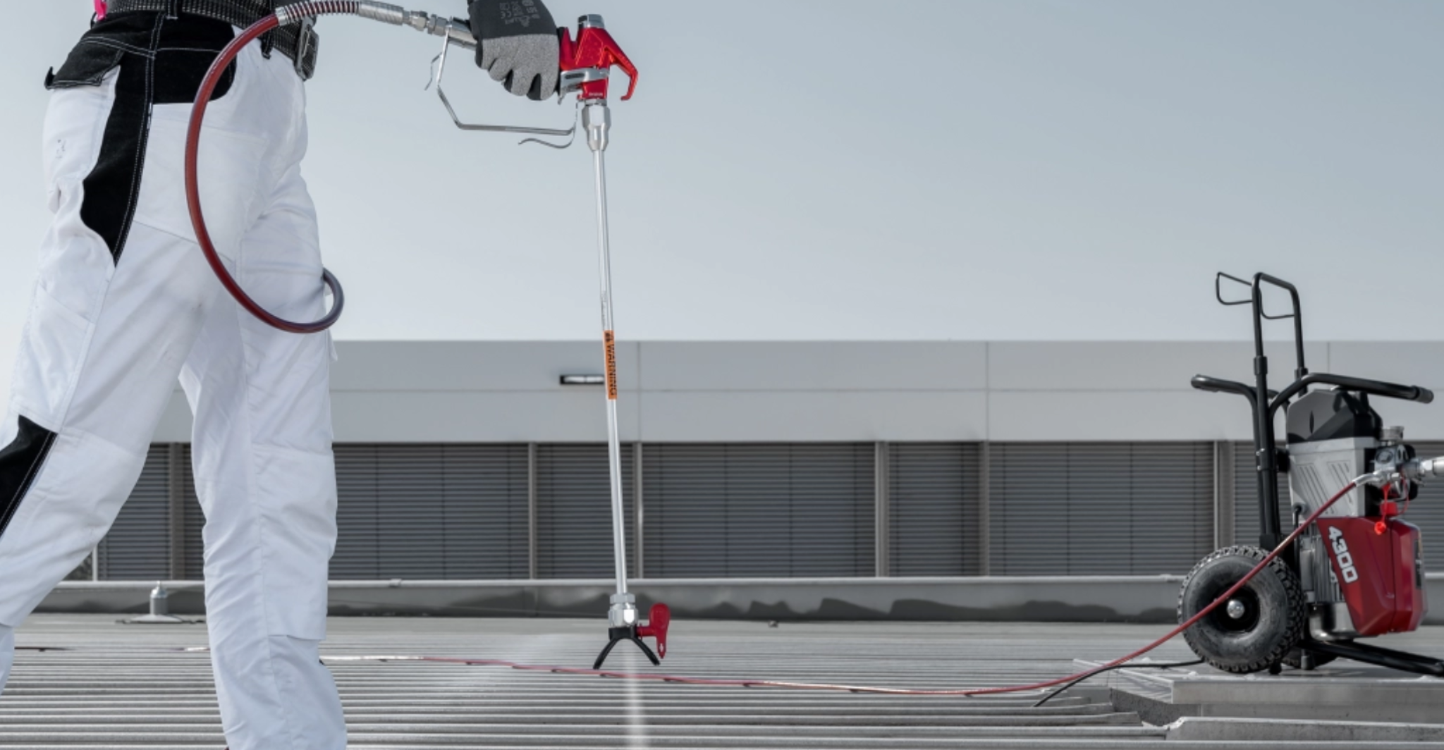 Jaki agregat do malowania dachu kupić? Kompletny przewodnik i polecane modele