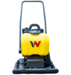 zagęszczarka do kostki brukowej wacker neuson od przodu