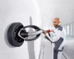 Szlifowanie ściany szlifierką FLEX GE 5 Giraffe